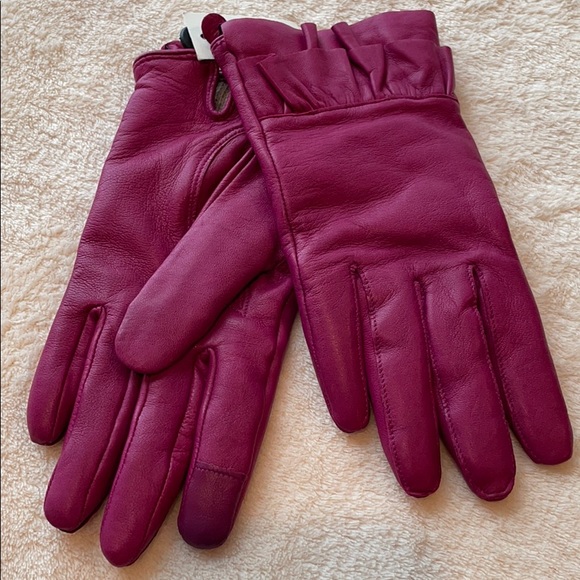 Talbots Accessories - Talbots Double Ruffle Fuchsia Leather Touch Gloves
